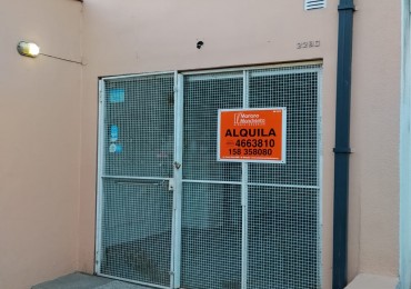 Sobre Av. Pueyrredon casi esquina Vieytes ( zona comercial) 